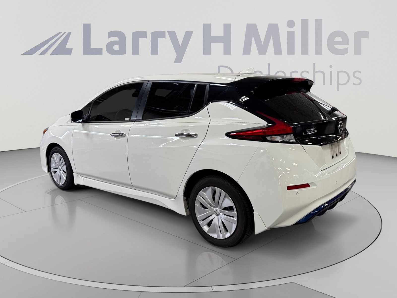 Used 2022 Nissan Leaf S FWD image 3