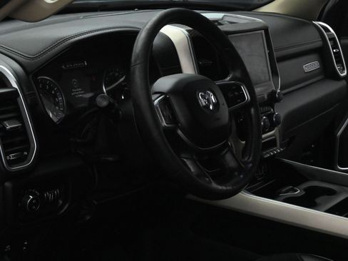 Used 2019 RAM 1500 Laramie AWD/4WD image 11