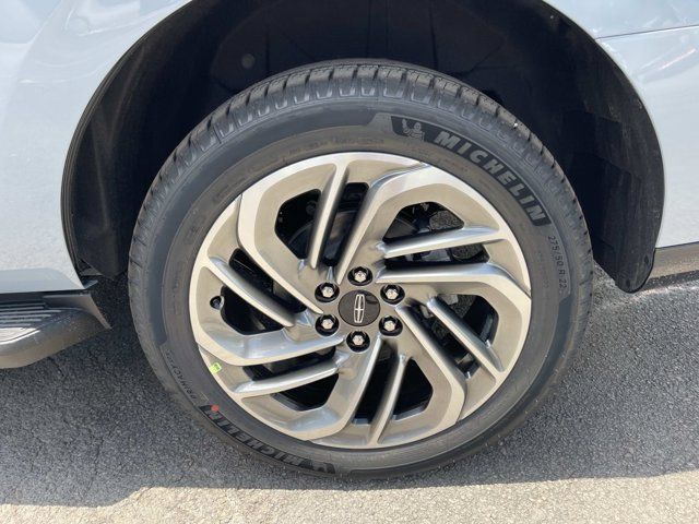 New 2027 Lincoln Navigator Premiere AWD/4WD image 11