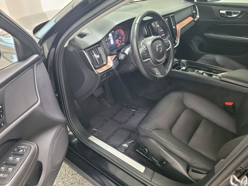 Used 2022 Volvo S60 B5 Momentum AWD/4WD image 19