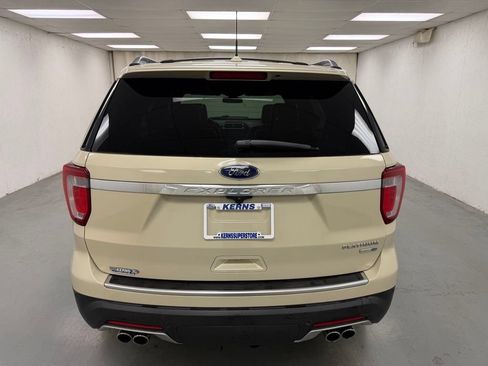 Used 2018 Ford Explorer Platinum AWD/4WD image 4