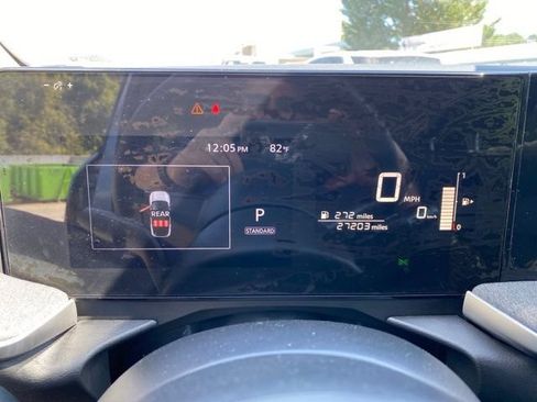 Used 2025 Nissan Kicks SV AWD/4WD image 18