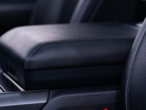 Used 2025 Ford F150 Lariat w/ Equipment Group 502A High image 37