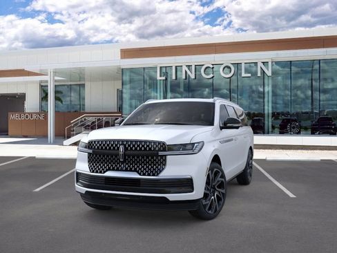 New 2026 Lincoln Navigator L Reserve AWD/4WD image 2