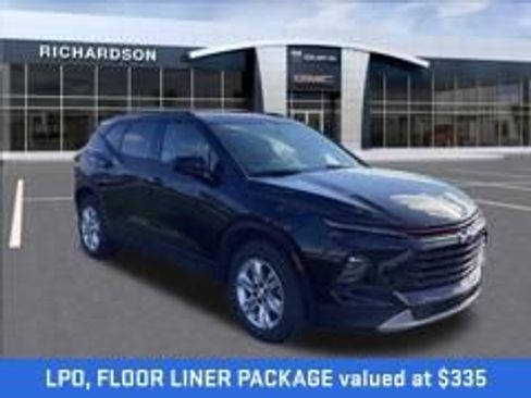 Used 2023 Chevrolet Blazer LT w/ Convenience Package AWD/4WD image 3