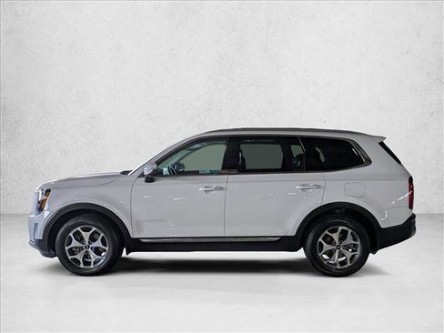 Used 2022 Kia Telluride EX image 9