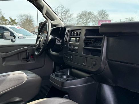 Used 2016 Chevrolet Express 3500 LS image 13