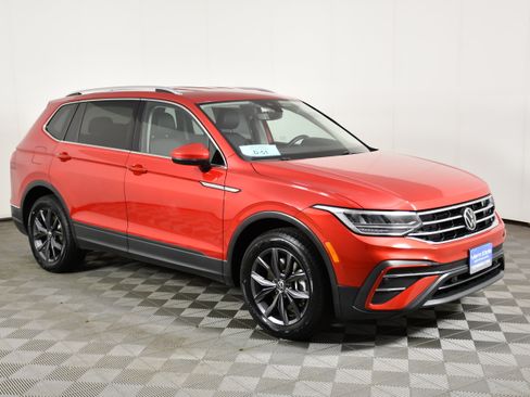 Used 2022 Volkswagen Tiguan SE AWD/4WD image 4