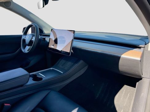 Used 2022 Tesla Model Y Performance image 27