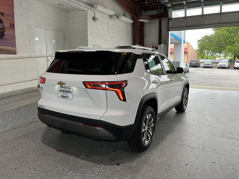 New 2026 Chevrolet Equinox LT FWD image 10