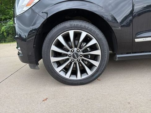 Used 2021 Lincoln Navigator Reserve RWD image 9