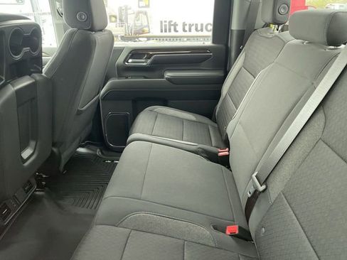 Used 2024 GMC Sierra 2500 SLE w/ SLE Value Package; AWD/4WD image 5