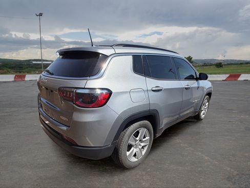 Used 2022 Jeep Compass Latitude FWD image 3