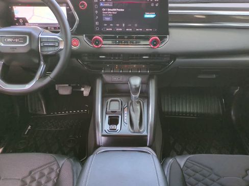 Used 2024 GMC Canyon Elevation w/ Trailering Package image 18