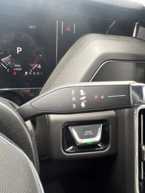 Used 2025 GMC Yukon XL Denali AWD/4WD image 13