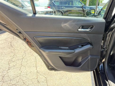 Used 2020 Nissan Altima 2.5 SL FWD image 11