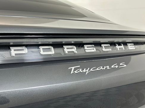 Used 2020 Porsche Taycan 4S w/ Premium Package image 28