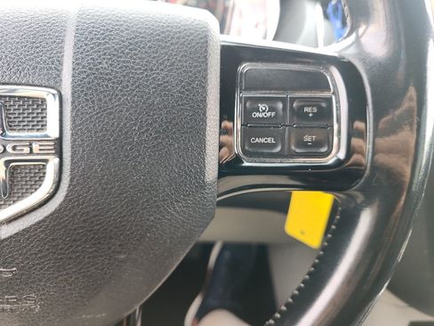 Used 2019 Dodge Grand Caravan SXT FWD image 22