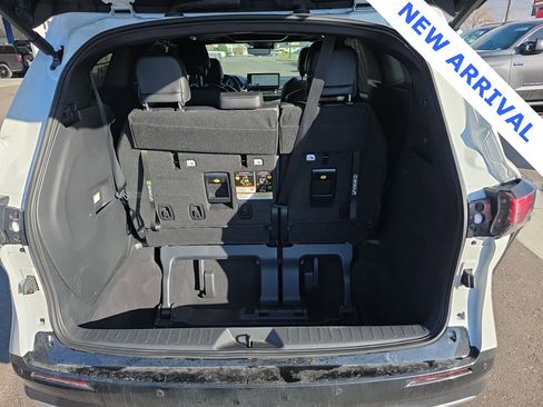 Used 2025 Toyota Sienna Platinum image 43