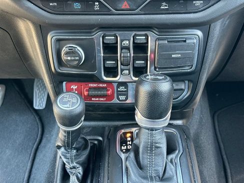Used 2024 Jeep Wrangler Unlimited Rubicon 4xe AWD/4WD image 4