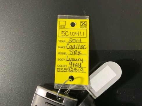 Used 2014 Cadillac SRX Luxury image 41