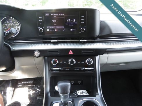 Used 2022 Kia Carnival LX FWD image 25