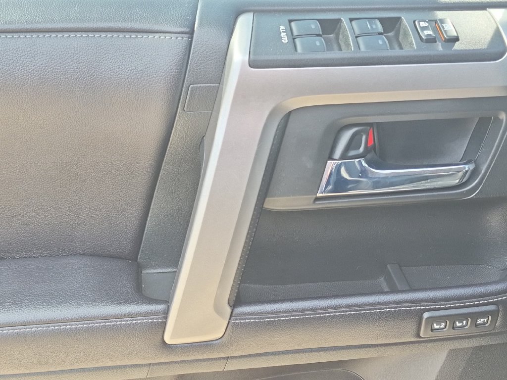 Used 2018 Toyota 4Runner Limited AWD/4WD image 11