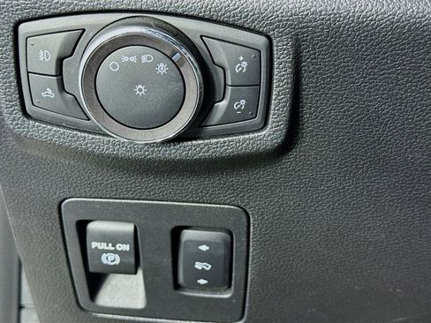 Used 2019 Ford F150 Platinum w/ Equipment Group 701A Luxury image 12