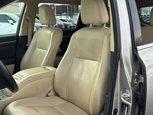 Used 2015 Toyota Highlander Limited image 10