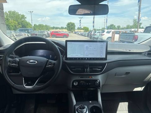 Used 2023 Ford Escape SE w/ PHEV Premium Package FWD image 8