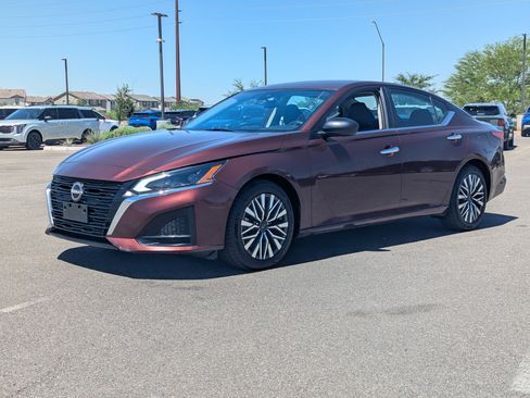 Used 2024 Nissan Altima 2.5 SV FWD image 33