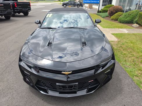 Used 2018 Chevrolet Camaro SS RWD image 11