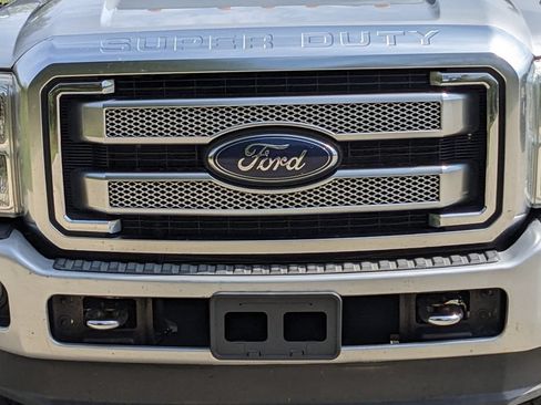 Used 2014 Ford F250 Platinum w/ FX4 Off-Road Package AWD/4WD image 9