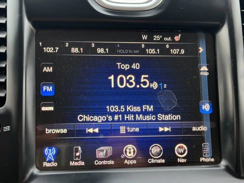 Used 2015 Chrysler 300 Limited image 37