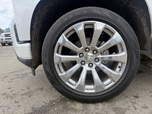 Used 2020 Chevrolet Silverado 1500 High Country w/ Technology Package image 9