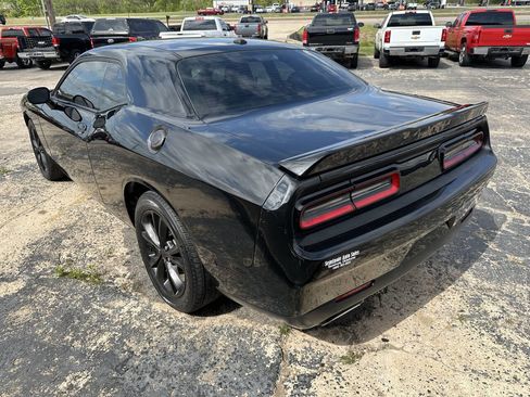 Used 2021 Dodge Challenger SXT AWD/4WD image 7