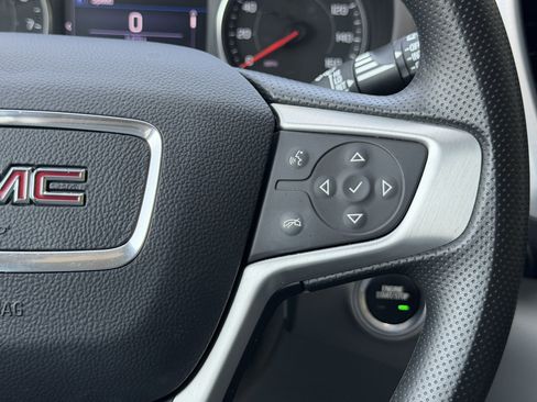 Used 2024 GMC Terrain SLE w/ Driver Convenience Package FWD image 33