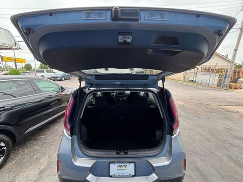 Used 2025 Kia Soul LX w/ LX Technology Package FWD image 29