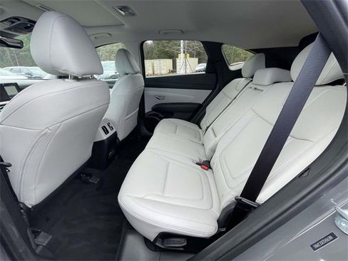 Certified 2025 Hyundai Tucson SEL image 9