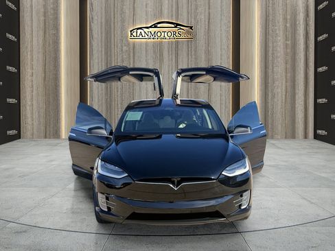 Used 2019 Tesla Model X 75D image 12