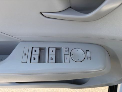 Used 2025 Hyundai Kona SEL AWD/4WD image 14