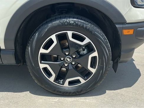 Used 2024 Ford Bronco Sport Outer Banks w/ Tech Package AWD/4WD image 15