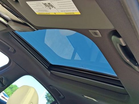 Certified 2025 BMW 330i xDrive Sedan w/ Convenience Package image 15