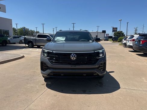 New 2026 Volkswagen Atlas Cross Sport SEL R-Line AWD/4WD image 2