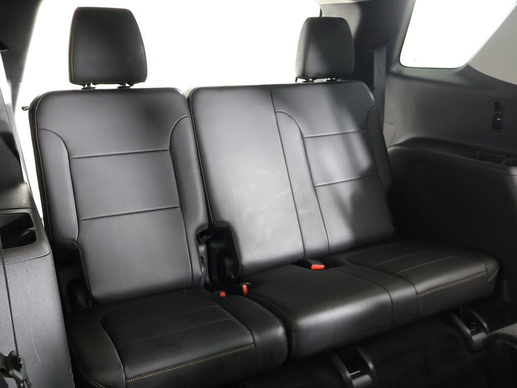 Used 2021 Chevrolet Traverse RS w/ LPO, Floor Liner Package AWD/4WD image 43