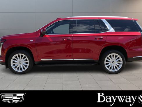 Used 2025 Cadillac Escalade Luxury RWD image 5