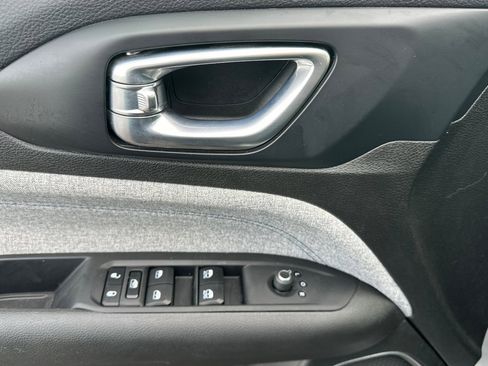 Used 2024 Jeep Compass Latitude image 10