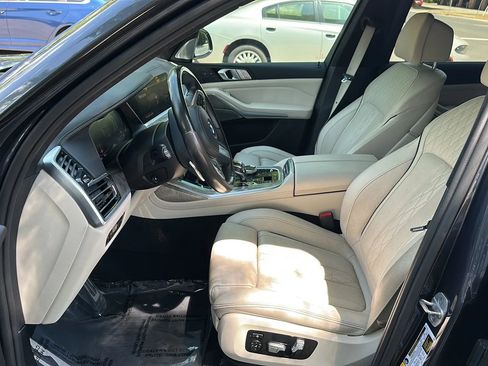 Used 2021 BMW X7 M50i AWD/4WD image 16