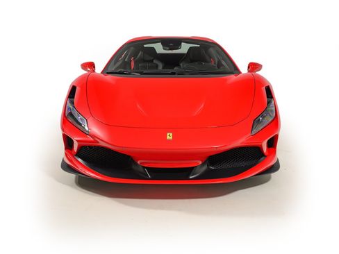 Used 2022 Ferrari F8 Tributo RWD image 18
