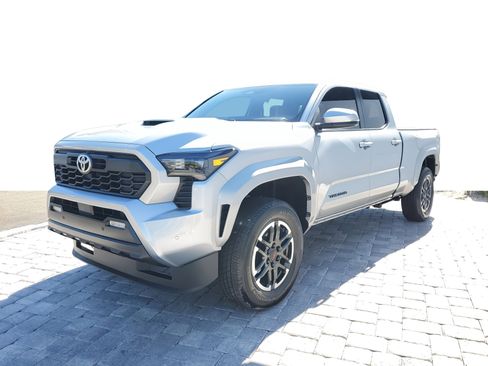 Used 2024 Toyota Tacoma TRD Sport image 3